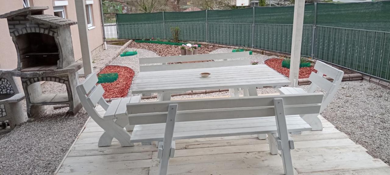 Apartmani Unski Biser Cazin Esterno foto